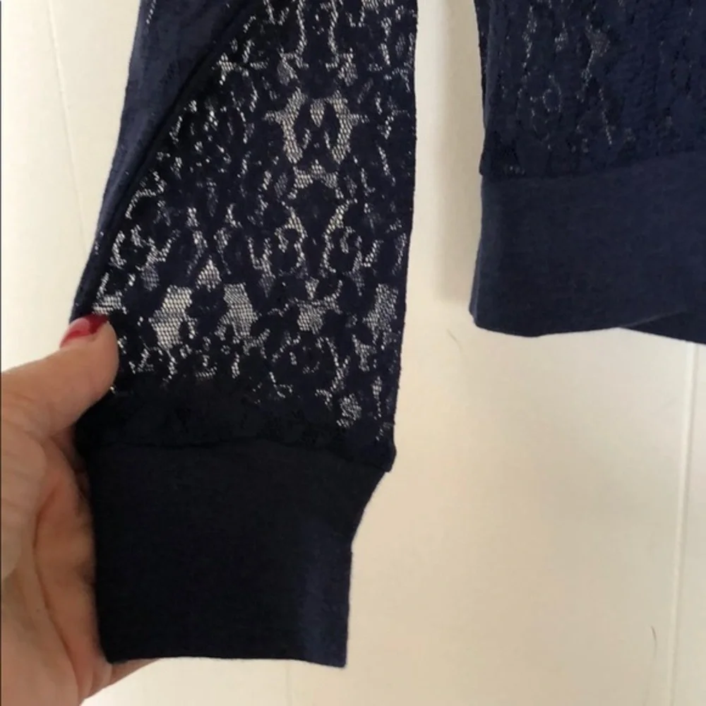 PINK VICTORIAS SECRET LACE PULLOVER TOP XS